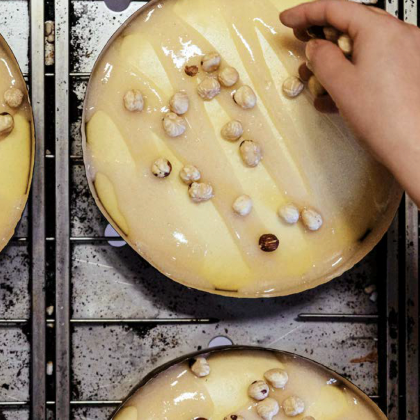 VORVERKAUF: DOLCE & GABBANA Panettone alle Nocciole di Sicilia 1kg